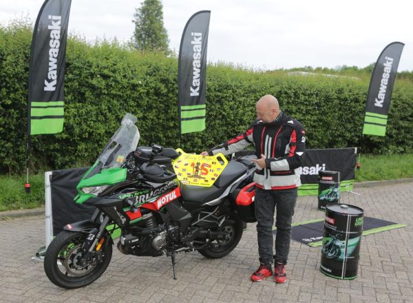 Ultimate touring record achieved: 15 countries in 22 hours with the Kawasaki Versys 1000 SE