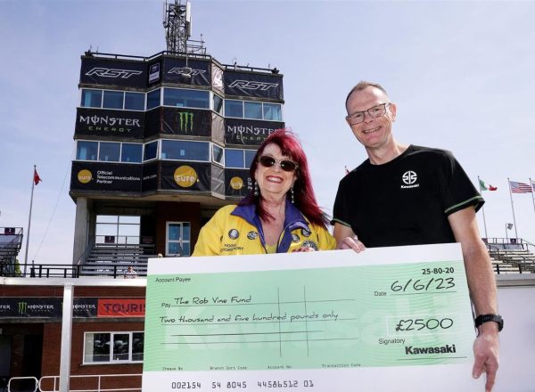 Kawasaki Motors UK continue support for Rob Vine Fund at the Isle of Man TT